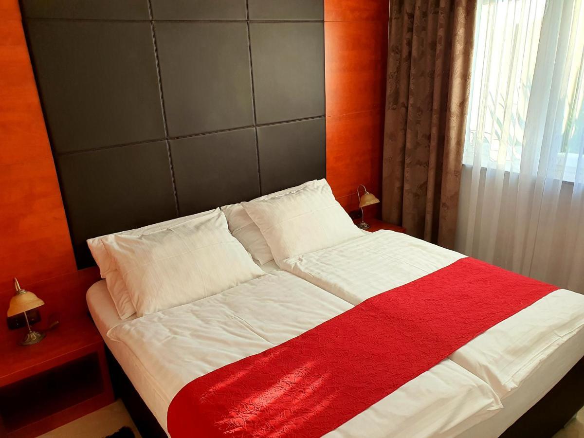 Boutique Hotel Bora & Villas Garamm Pakoštane Екстериор снимка