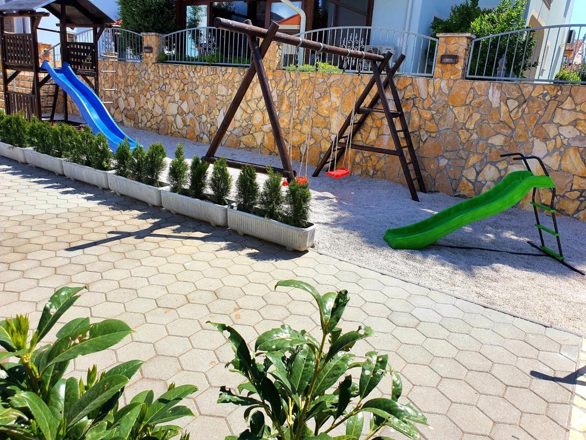 Boutique Hotel Bora & Villas Garamm Pakoštane Екстериор снимка